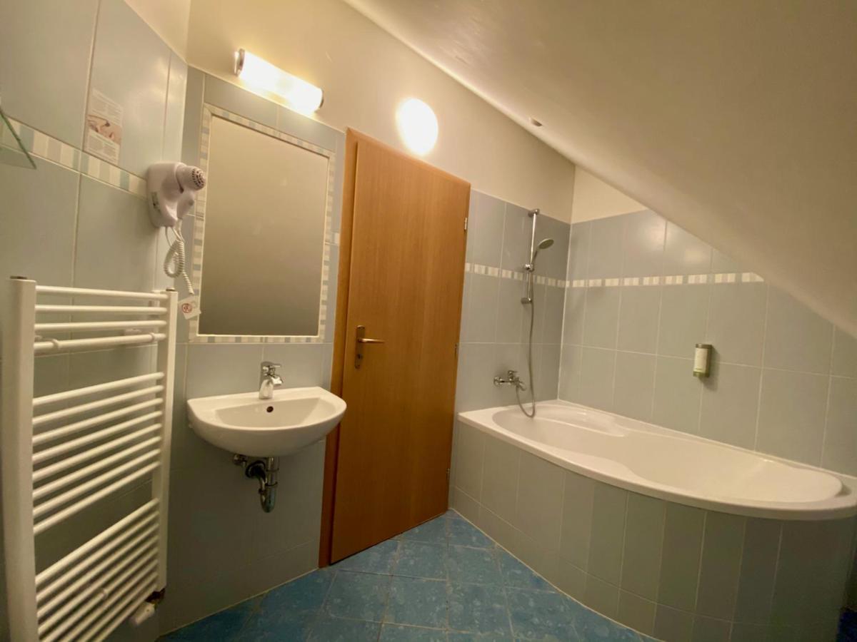 Hotel Pod Koksinem Spalene Porici Luaran gambar